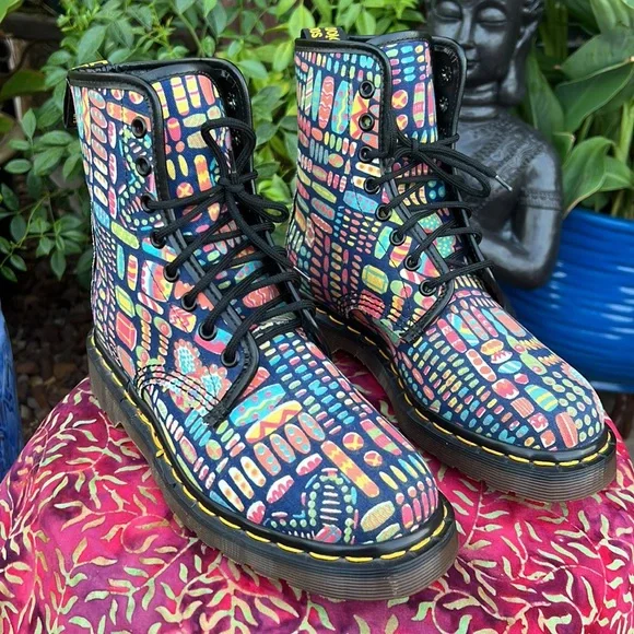 🏴󠁧󠁢󠁥󠁮󠁧󠁿 Dr. Martens MIE Vintage Multicolor Floral Boots UK 4 - Picture 13 of 17